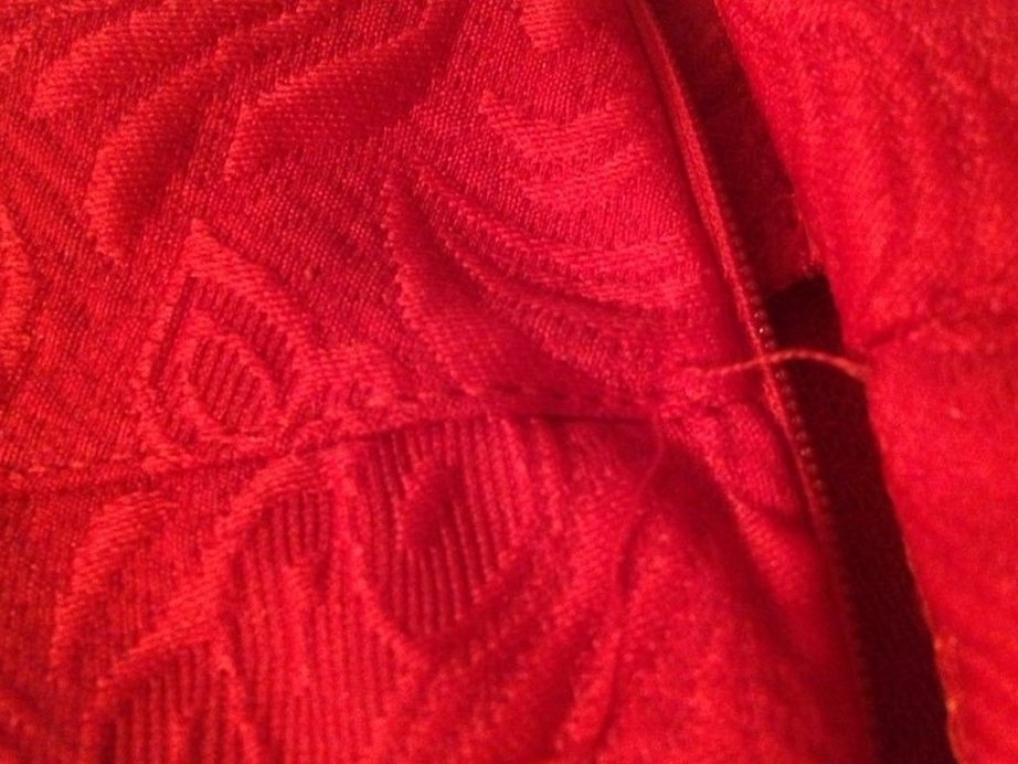 Красная стильная юбка